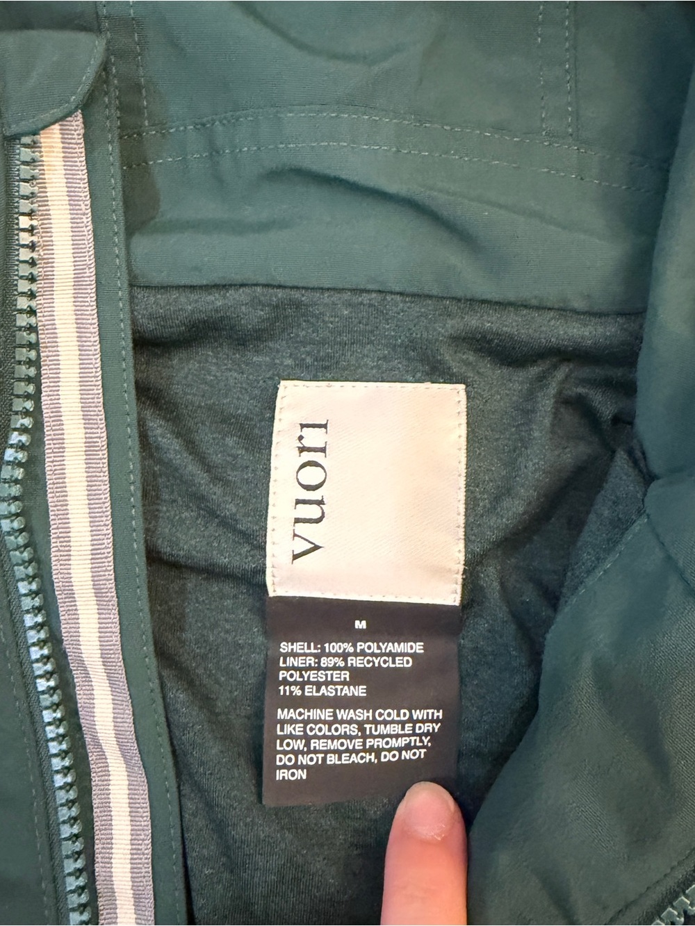 Vuori Elijo Rain Jacket in Dark Green - Size Medium - Picture 4 of 8
